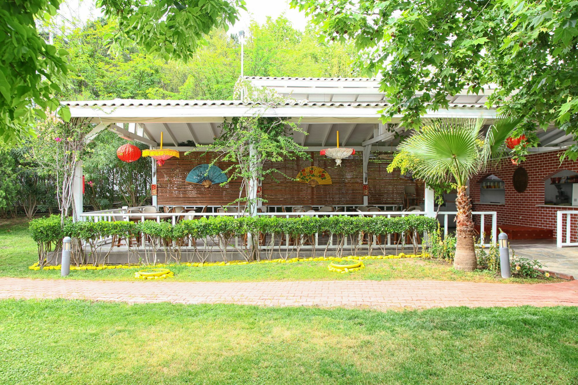 Queen'S Park Le Jardin ケメル エクステリア 写真